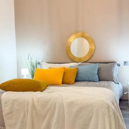 Residenza Santa Anastasia Piazza Erbe Lift & Balcony * ורונה