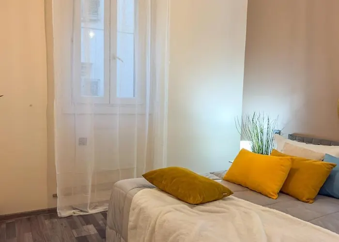 Residenza Santa Anastasia Piazza Erbe Lift & Balcony *