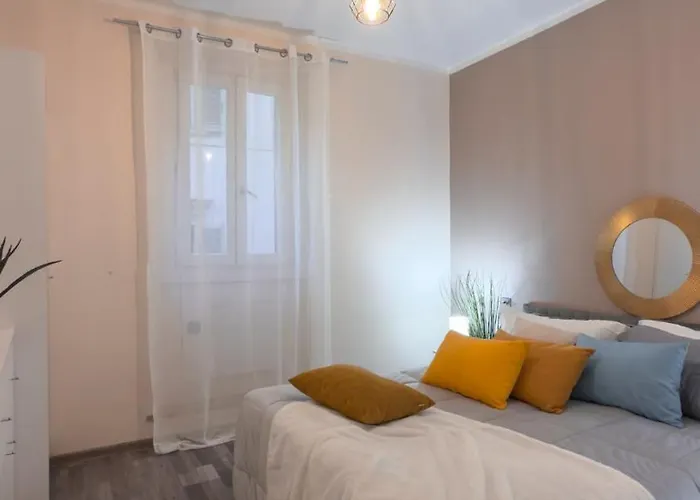 Daire Residenza Santa Anastasia Piazza Erbe Lift & Balcony Verona